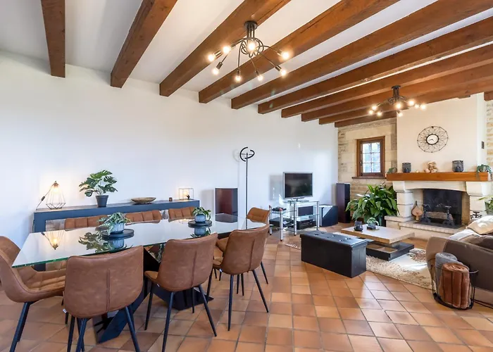 8 Personnes Proche Sarlat * Cazoules